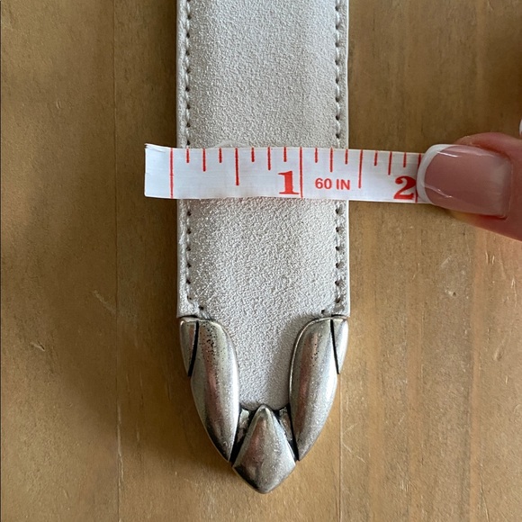 IRO Embella Suede Leather Belt With Sculpted Buckle Size 65 Cream Silver Western main image 7